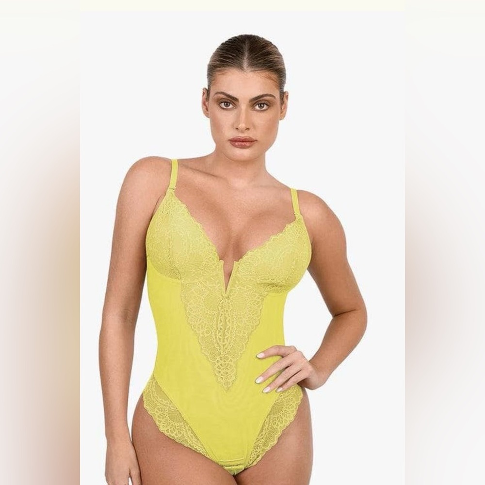 Popilush Shape wear  Lace Deep V-Neck Sculpting Thong Bodysuit size medium NWT